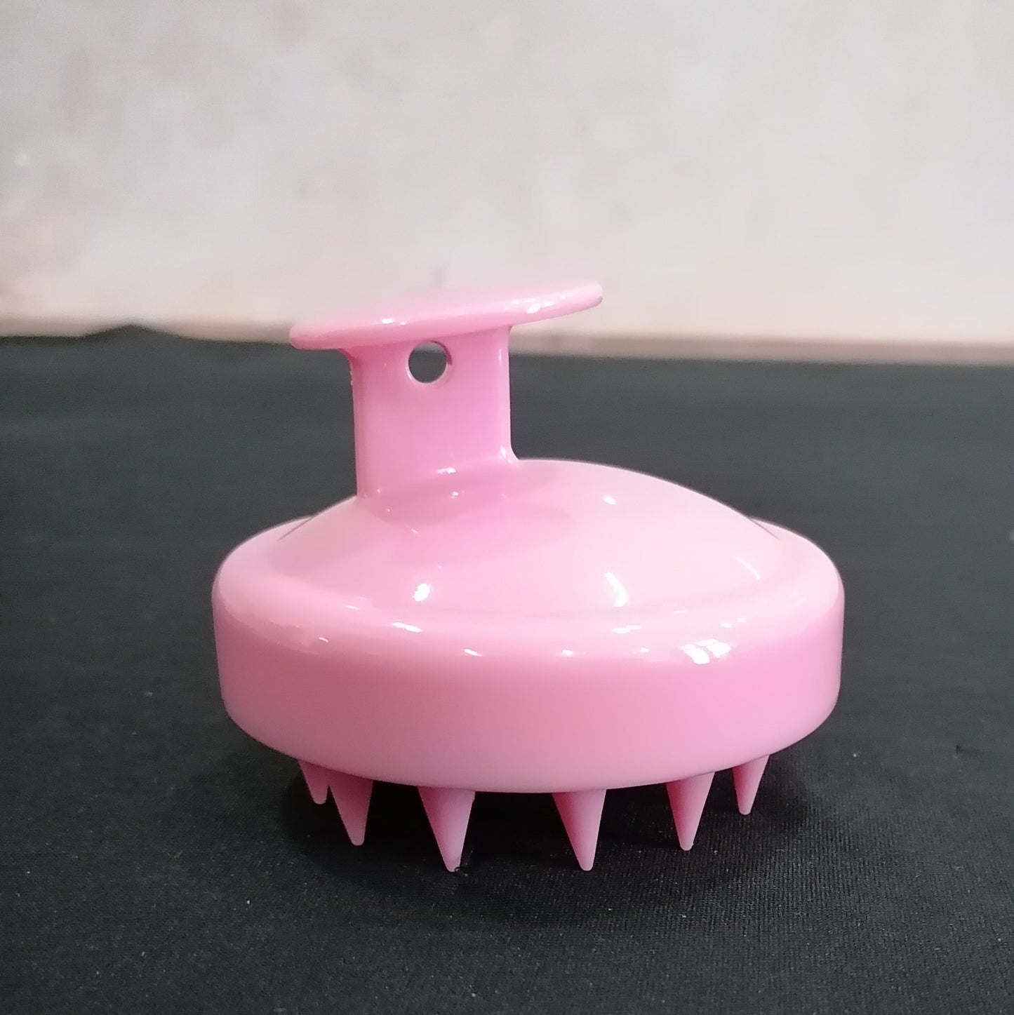 Силиконовая щетка для мытья головы и волос